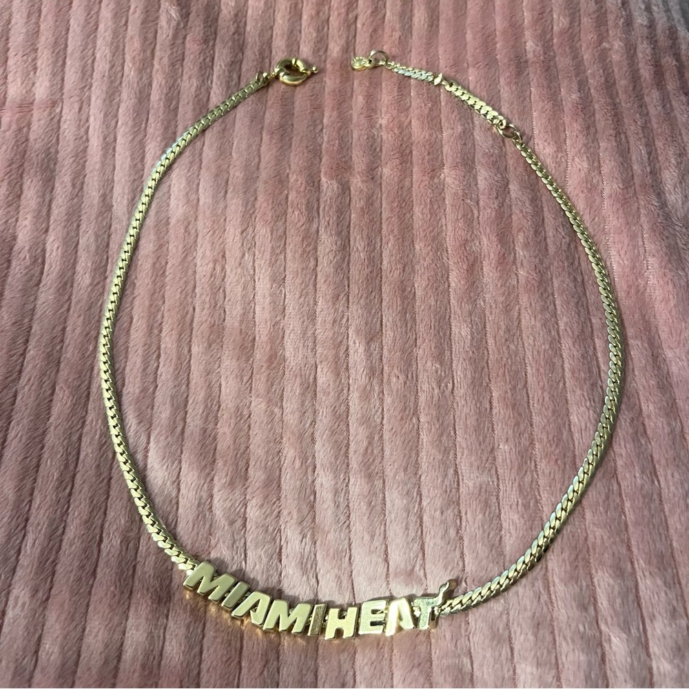 NWOT 💛 BaubleBar 18K Gold-Plated Miami Heat NBA Snake Chain Necklace retail $148